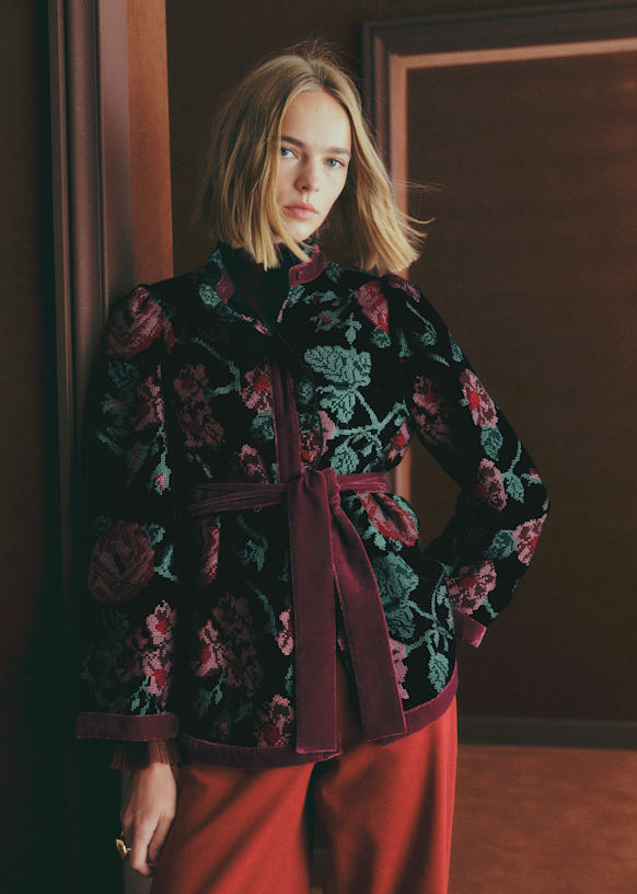 Veste Athais